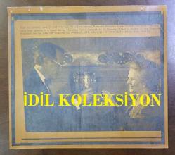 BİRLEŞİK KRALLIK ESKİ BAŞBAKANI MARGARET THATCHER'IN HABER AJANSI BASIM FOTOĞRAFI (KAĞIT BASKI) - NEWS AGENCY PHOTO (PAPER PRINT) OF FORMER UNITED KINGDOM PRIME MINISTER MARGARET THATCHER - 21 x 19 cm EBADINDA - . - İNGİLTERE SİYASİ TARİHİ - MARGARET THATCHER & GEORGE BUSH. 1989