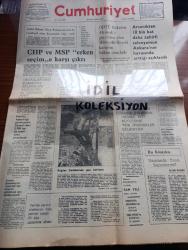 Cumhuriyet Gazetesi - Turkish Newspaper - 27 Aralık 1976 - CHP ve MSP erken seçime karşı çıktı - fabrika kapatıldığı gerekçesiyle Renault'daki 2700 işçi bu sabah işten çıkarılacak - Burgiba'nın daveti üzerine Tunus'a giden Nejat Eczacıbaşı - haziranda yerel seçimler mi yazan Altan Öymen Başmakale - Van'da yardım alamayan halk polisle çatıştı - Arsenik'ten 10 bin kat daha zehirli selenyumun Ankara'nın havasında arttığı açıklandı - ODTÜ rektörü Ilgaz Alyanak'ı görevden alan mütevelli heyeti kararını bakan onayladı - kadın gerilla Leyla Halid'in kızkardeşi ve eniştesi öldürüldü - bir gün başlıyor yazan Oktay Akbal - Abdülcanbaz çizen Turhan Selçuk - Banker Kestelli - Galatasaray Bursaspor'u yenerken zorlanmadı Fotoğrafı - Fenerbahçe Trabzonspor karşısında ezildi - Beşiktaş iyi oynadı ama 2 puan Eskişehir aldı - komandolar Kadıköy iskelesinde satılan dergi ve gazeteleri yırtıp denize attı - İsmail Cem döneminin en başarılı yapımı Yaşar Yaşamaz'ın müziği dava konusu oluyor