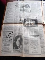 Cumhuriyet Gazetesi - Turkish Newspaper - 16 Mayıs 1988 - MİT raporu - Turgut Özal'ın Genelkurmay Başkanı Necdet Üruğ'a mektubu - MİT'e 52 milyar örtülü ödenek - Galatasaray şampiyon - Galatasaray taraftarları sabaha kadar şampiyonluğu kutladı Fotoğrafı - Sovyet Birlikleri Afganistanı terk etmeye başladı - DYP'de Hüsamettin Cindoruk sorunu - Türkiye Avrupa Topluluğu İlişkileri yazan Hasan Cemal - Macit Gökberk ile söyleşi Felsefenin Sisyphos'u - Cannes Film Şenliğinde gösterilen Şahin Kaygun'un Dolunay'ı yabancıları şaşırttı - TRT sansürü savundu - Almanya'da bir yobaz yazan Oktay Akbal - Doğu Kudüs'te İsrail çemberi - Lassa'da 24 günlük grev sona erdi - Kenan Evren izci kampını denetledi - Levent Kırca tiyatrosu Toros canavarı - Münir Özkul Erol Günaydın Ferhan Şensoy'un İstanbul'u satıyorum - Galatasaray kulübü Başkanı Ali Tanrıyar bu takımdan kimse satılamaz - mavi Haliç yarı maratonunu milli atletimiz Zeki Öztürk kazandı fotoğraf - Fenerbahçe galibiyeti unuttu -Samsun Halk dansları