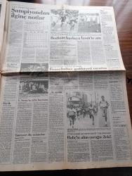 Cumhuriyet Gazetesi - Turkish Newspaper - 16 Mayıs 1988 - MİT raporu - Turgut Özal'ın Genelkurmay Başkanı Necdet Üruğ'a mektubu - MİT'e 52 milyar örtülü ödenek - Galatasaray şampiyon - Galatasaray taraftarları sabaha kadar şampiyonluğu kutladı Fotoğrafı - Sovyet Birlikleri Afganistanı terk etmeye başladı - DYP'de Hüsamettin Cindoruk sorunu - Türkiye Avrupa Topluluğu İlişkileri yazan Hasan Cemal - Macit Gökberk ile söyleşi Felsefenin Sisyphos'u - Cannes Film Şenliğinde gösterilen Şahin Kaygun'un Dolunay'ı yabancıları şaşırttı - TRT sansürü savundu - Almanya'da bir yobaz yazan Oktay Akbal - Doğu Kudüs'te İsrail çemberi - Lassa'da 24 günlük grev sona erdi - Kenan Evren izci kampını denetledi - Levent Kırca tiyatrosu Toros canavarı - Münir Özkul Erol Günaydın Ferhan Şensoy'un İstanbul'u satıyorum - Galatasaray kulübü Başkanı Ali Tanrıyar bu takımdan kimse satılamaz - mavi Haliç yarı maratonunu milli atletimiz Zeki Öztürk kazandı fotoğraf - Fenerbahçe galibiyeti unuttu -Samsun Halk dansları