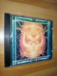 motörhead everything louder than everyone else cd (disk temiz ve parlak, ama 20-30 adet kadar kılcal kağıt çiziği gibi çizik var, pek performansı etkiler gibi grünmüyor) (ön kapak 4 sayfa, ama iç sayfalarda yazı yok, muhtemelen bulgar baskısı)