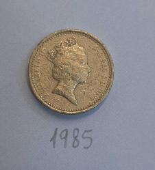 1985 İNGİLTERE   1  POUND Kraliçe Elizabeth  Galler Pırasası Görselli Haliyle