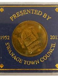 Kraliçe Elizabeth madalyonları