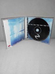 Cd Evanescence fallen albümü. Orijinal. Dinlemeyi etkilemeyen yoğun çizikler var. Baştan sona sorunsuz çalışıyor.