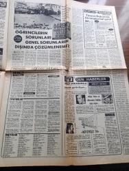 Milliyet Gazetesi - Turkish Newspaper - 8 Şubat 1974 - ilginç ve Zor bir dönem yazan Abdi İpekçi Başmakale - hükümet olaylı oturumda güvenoyu aldı - Demokrat Parti Genel Başkanı Ferruh Bozbeyli meclis başkanının tutumuna itiraz ediyor fotoğraf - Cerrahpaşa personeli protesto için işbaşı yapmadı - Orhan Kabibay bomba olayları sanıkları lehinde ifade verdi - olaylar Necmettin Erbakan'ın kabus demesinden sonra çıktı - Muhsin Ertuğrul yuvada kal deyince Vasfi Rıza Zobu istifadan vazgeçti Fotoğrafı - tanınmış 9 Yıldız film çevirmek için Türkiye'ye geliyorlar Fotoğrafı - program ve sağ Yazan İsmail Cem - öğrenci hareketlerinin özellikleri ve nedenleri yazan Ahmet Taner Kışlalı Yazı Dizisi - cinayetler kapısı yazan Agatha Christie Yazı Dizisi - İngiltere'yi erken seçime götüren olay kömür grevi - Behiye Aksoy Ayhan Işık Müjdat Gezen Selma Güneri Nükhet Duru bebek maksim'de tam sayfa ilan - Galatasaray'da Metin Kurt affedildi Fotoğrafı - Necdet Çobanlı profesyonel futbolcular işçi sayılmalıdır