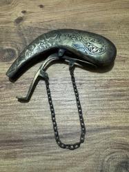 Antika Osmanlı dönemi Motifli Pirinç Barutluk