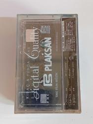 Kıraç -funda arar sevgiliye    albümü acılmamış ambalajında sıfır  koleksiyon klasik  kaset  YILMAZ VİDEO