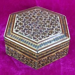 VINTAGE İRAN HATEMİ ALTI KÖŞELİ EL YAPIMI AHŞAP KUTU