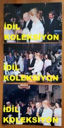 YUNANİSTAN ESKİ BAŞBAKANI ANDREA PAPANDREU'NUN DÜĞÜN TÖRENİNİN NET KALİTEDE ORİJİNAL BÜYÜK BOY 3'LÜ FOTOĞRAF SETİ (ΦΩΤΟΓΡΑΦΙΑ ΤΟΥ ΠΡΩΗΝ ΠΡΩΘΥΠΟΥΡΓΟΥ ΤΗΣ ΕΛΛΑΔΑΣ, ΑΝΔΡΕΑ ΠΑΠΑΝΔΡΕΟΥ) - 30 x 20 cm EBADINDA - ANDREAS PAPANDREU'NUN DİMİTRA LİANİ İLE 13 TEMMUZ 1989 YILINDAKİ DÜĞÜN GÜNÜ KİLİSEDE DİNİ TÖREN YAPILIRKEN ÇEKİLMİŞ ÇOK NET KALİTEDE 3 BÜYÜK FOTOĞRAF. FOTOĞRAFLAR ORİJİNAL AVRUPA BASKI, ÖZEL ARŞİVDENDİR. - THREE LARGE, HIGH-QUALITY PHOTOGRAPHS TAKEN DURING THE RELIGIOUS CEREMONY AT THE CHURCH ON JULY 13, 1989, THE DAY OF ANDREAS PAPANDREOU'S WEDDING TO DIMITRA LIANI. THE PHOTOGRAPHS ARE ORIGINAL EUROPEAN PRINTS FROM A PRIVATE ARCHIVE. - Τρεις μεγάλες, υψηλής ποιότητας φωτογραφίες που τραβήχτηκαν κατά τη διάρκεια της θρησκευτικής τελετής στην εκκλησία στις 13 Ιουλίου 1989, την ημέρα του γάμου του Ανδρέα Παπανδρέου με τη Δήμητρα Λιάνη. Οι φωτογραφίες είναι πρωτότυπες ευρωπαϊκές εκτυπώσεις από ιδιωτικό αρχείο.