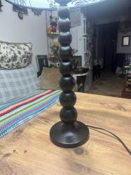 Masa Lambası / Abajur İngiliz zarafetini evinize taşıyın! Çok temiz durumda, Laura Ashley Home marka lamba. Şapkasız boy 53 cm Şapkalı boy 70 cm Şapkanın alt çapı 36 cm üst çapı 31 cm