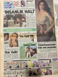 KELEBEK GAZETESİ DOĞUM GÜNÜ HEDİYESİ (TURKISH NEWSPAPPER) - 8 OCAK 1991 - TAM TAKIM 4 SAYFADIR -Cicciolina-Aydan Şener-Tanju Okan-Dr Gündüz Tezmen-Leyla İsmir-Ayşe Tunalı-Zeki Müren-Sibel Can-Belçis Akkale-Nuray Hafiftaş-Ali Poyrazoğlu-Ayşen Gruda-Bülent Kayabaş-Zerrin Sümer-Eda-Evlendiğine kimsecikleri inandıramıyor-Baldırlarınızı sıkılaştırın-Bir şarkıcı yetişiyor-Yine televizyonun kaymağını yiyecek-Ayrılıklar da beraberler-Sahnede buluştular-Minİk lokmalardaki büyük kaloriler-Zayıflamak için kendinizle savaşmayın-ABD’nin ünlü zayıflama sistemi Nutra Slim Türkiye’de-Bilmemek ayıp değil-Çocuk ağzında küfür-Yeğenini yetiştiriyor-Tunalı hasret giderecek-Çok sesliliği seviyor-Dışarıda kasvetli bir hava vardı-İnsanlık Hali-Yaz Tatili-Kör Talih-Satılmış Adam-Televizyoncular Eda’nın peşinde