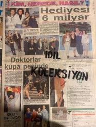 HAFTA SONU DERGİ - GAZETESİ EKSTRA EKİ DOĞUM GÜNÜ HEDİYESİ (TURKİSH -MAGAZINE - NEWSPAPER) - TAM TAKIM 8 SAYFADIR -  31 MAYIS 1991 - Sayı: 22 -Hülya Avşar-Ataman Fedai-Ramazan Biçer-Deniz Akbulut-Ferdi Tayfur-Selçuk Ilkan-Oya Aydoğan-Leyla Somer-Bulut Aras-Ahmet Selçuk Ilkan-Duran Çakmak-Eda Eren-Nükhet Duru-Emel Sayın-Zeynep Özül-Adnan Güngör-Suha Öz-Bülent Akarcalı-İlhan Şeşen-Gökhan Şeşen-Burhan Şeşen-Nejat Yavaşoğulları-Filip Sümükaya-Akın Eldes-Richard Hammerschmidt-Demirhan Baylan-Ali Kocatepe-Aysun Kocatepe-Ayşegül Aldinç-Dursun Karaca-Ramiz Dağlı-Meltem Doğanay-Tarık Akan-Rıza Akpolat-James Dearden-Kingsley Amis-Türkan Şoray-Deniz Pulaş-Sibel Tan-Beğüm Özbek-Mustafa Poyraz-Yaşar Kekeva-Halit Kıvanç-Sevil Akıncı-Erol Evgin-Oya Aydoğan-Suna Yıldızoğlu-Esin Yücel-Elif Kramer