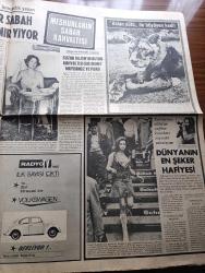 Günaydın Gazetesi - Turkish Newspaper - 26 Kasım 1968 - ölüm yarışçıları bu gece Türkiye'de - yarışçılar arasında bir güzel Jean Denton Fotoğrafı - büyük yarışa katılan 100 otomobil hiç durmadan 16 bin km. gidecek - ölüm yarışçılarının geçeceği yollar haritası - Az gittik uz gittik yazan Aziz Nesin - İstanbul sinema programı - THY grevi cuma sabahı başlıyor - Merkez Bankası Frank'ı tekrar kabule başladı - Ayhan Işık her sabah yarım kilo peynir yiyor Fotoğrafı - Can Bartu'nun çalımı bol fakat kahvaltısı az Fotoğrafı - Suzan Sözen'in bütün kahvaltısı bir demet maydanoz ve ince puro Fotoğrafı - dünyanın en şeker hafiyesi Bergit Dessau - Spor Toto tahmini - son bir yılda 3070 kilo Afyon 721 kilo esrar 115 kilo morfin ele geçti - Türk futbolunu balkanlarda PTT temsil edecek - şampiyon at Lochinvar madalyasını oteldeki törende aldı fotoğraf - başarılı bir çalıştırıcı Bülent Giz Fotoğrafı - genç milli takımımız Romanya'ya uçtu - amatör milli takım çalıştırıcısı Nazım Koka ne dedi