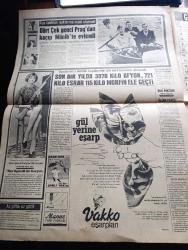 Günaydın Gazetesi - Turkish Newspaper - 26 Kasım 1968 - ölüm yarışçıları bu gece Türkiye'de - yarışçılar arasında bir güzel Jean Denton Fotoğrafı - büyük yarışa katılan 100 otomobil hiç durmadan 16 bin km. gidecek - ölüm yarışçılarının geçeceği yollar haritası - Az gittik uz gittik yazan Aziz Nesin - İstanbul sinema programı - THY grevi cuma sabahı başlıyor - Merkez Bankası Frank'ı tekrar kabule başladı - Ayhan Işık her sabah yarım kilo peynir yiyor Fotoğrafı - Can Bartu'nun çalımı bol fakat kahvaltısı az Fotoğrafı - Suzan Sözen'in bütün kahvaltısı bir demet maydanoz ve ince puro Fotoğrafı - dünyanın en şeker hafiyesi Bergit Dessau - Spor Toto tahmini - son bir yılda 3070 kilo Afyon 721 kilo esrar 115 kilo morfin ele geçti - Türk futbolunu balkanlarda PTT temsil edecek - şampiyon at Lochinvar madalyasını oteldeki törende aldı fotoğraf - başarılı bir çalıştırıcı Bülent Giz Fotoğrafı - genç milli takımımız Romanya'ya uçtu - amatör milli takım çalıştırıcısı Nazım Koka ne dedi