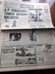 Günaydın Gazetesi - Turkish Newspaper - 27 Kasım 1968 - Ankara'dan sonra Dün de İstanbul'da Dr. Siyami Ersek ekibi tarafından ikinci kalp ameliyatı yapıldı fotoğraf - ameliyata hazırlık saatleri - Siyami Ersek kimdir - Adalet Partisi kongresinde zihniyet reformu bekleniyor - İstanbul'da sinema programı - bugün paranızın malınızın değeri - ölüm yarışına katılan otomobiller dün gece İstanbul'a vardılar - Amerikalı milyonerler sulukule'de yorgunluk giderdiler Fotoğrafı - direniş komitesinden 12 öğrenci 58 lira ile Ankara'ya yürüyor - kayışı değiştirilecek tarihi tünelin faaliyeti durduruldu - Necdet Tosun'un parolası önce yemek sonra yemek gene yemek - Türk sinemasının sevilen aktörü Necdet Tosun kahvaltıda büyük oğlu Erdal ve Küçük oğlu Erdal ile Fotoğrafı - Jim Maykıl ölümlerden ölüm beğen Foto Roman - Batı Almanya başbakanı Kiesinger'e tokat atan kadın O Hitler devrini geri getirmek istiyor dedi fotoğraf - Eskişehirspor genel kaptanı Aydın Begiter Ender Konca'yı dövdü - Cruyff Fotoğraf