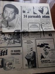 Günaydın Gazetesi - Turkish Newspaper - 27 Kasım 1968 - Ankara'dan sonra Dün de İstanbul'da Dr. Siyami Ersek ekibi tarafından ikinci kalp ameliyatı yapıldı fotoğraf - ameliyata hazırlık saatleri - Siyami Ersek kimdir - Adalet Partisi kongresinde zihniyet reformu bekleniyor - İstanbul'da sinema programı - bugün paranızın malınızın değeri - ölüm yarışına katılan otomobiller dün gece İstanbul'a vardılar - Amerikalı milyonerler sulukule'de yorgunluk giderdiler Fotoğrafı - direniş komitesinden 12 öğrenci 58 lira ile Ankara'ya yürüyor - kayışı değiştirilecek tarihi tünelin faaliyeti durduruldu - Necdet Tosun'un parolası önce yemek sonra yemek gene yemek - Türk sinemasının sevilen aktörü Necdet Tosun kahvaltıda büyük oğlu Erdal ve Küçük oğlu Erdal ile Fotoğrafı - Jim Maykıl ölümlerden ölüm beğen Foto Roman - Batı Almanya başbakanı Kiesinger'e tokat atan kadın O Hitler devrini geri getirmek istiyor dedi fotoğraf - Eskişehirspor genel kaptanı Aydın Begiter Ender Konca'yı dövdü - Cruyff Fotoğraf
