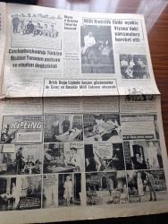 Günaydın Gazetesi - Turkish Newspaper - 27 Kasım 1968 - Ankara'dan sonra Dün de İstanbul'da Dr. Siyami Ersek ekibi tarafından ikinci kalp ameliyatı yapıldı fotoğraf - ameliyata hazırlık saatleri - Siyami Ersek kimdir - Adalet Partisi kongresinde zihniyet reformu bekleniyor - İstanbul'da sinema programı - bugün paranızın malınızın değeri - ölüm yarışına katılan otomobiller dün gece İstanbul'a vardılar - Amerikalı milyonerler sulukule'de yorgunluk giderdiler Fotoğrafı - direniş komitesinden 12 öğrenci 58 lira ile Ankara'ya yürüyor - kayışı değiştirilecek tarihi tünelin faaliyeti durduruldu - Necdet Tosun'un parolası önce yemek sonra yemek gene yemek - Türk sinemasının sevilen aktörü Necdet Tosun kahvaltıda büyük oğlu Erdal ve Küçük oğlu Erdal ile Fotoğrafı - Jim Maykıl ölümlerden ölüm beğen Foto Roman - Batı Almanya başbakanı Kiesinger'e tokat atan kadın O Hitler devrini geri getirmek istiyor dedi fotoğraf - Eskişehirspor genel kaptanı Aydın Begiter Ender Konca'yı dövdü - Cruyff Fotoğraf