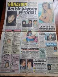 Günaydın Gazetesi - Turkish Newspaper - 16 Mayıs 1988 - Özal iktidarının cinsiyet değişikliği ile ilgili olarak yaptığı icraatı hiçbir hükümetin başaramadığını söyleyen Sabri Çavuşoğlu artık kadın Fotoğrafı - çatışmada 7 bölücü terörist ölü ele geçirildi - Süleyman Demirel eskileri tercih edince gençler öfkelendi - Genelkurmay eski başkanı Necdet Üruğ 200 milyonluk davasını bugün açıyor - Bayram namazı İstanbul'da 6.27'de Ankara'da ise 6.14'te kalacak - İngiltere'de yapılan kadınlar dünya bilek güreş şampiyonası - DYP'de koltuk kavgası - Fransa'da Le Pen'e iktidar yolu açıldı - 11 ayın sultanı ramazan hazırlayan Maruf Evren - cinsel suçlara vahşi cezalar yazan Yazgülü Aldoğan - Sait Faik Burgazada'da anıldı - Seçme sinemalar ve filmler - En büyük Galatasaray - Mustafa Denizli şampiyon olacağımızı biliyordum Fotoğrafı - Galatasaray taraftarları sabaha kadar tur attı - Başbakan Turgut Özal Galatasaray'ı kutladı - şimdi Tanju Çolak'ı Avrupa gol kralı yapacağız - TRT bayram programı