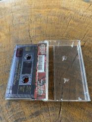 AYLİN LİVANELİ - AYLİN LİVANELİ SÖYLÜYOR - KASET