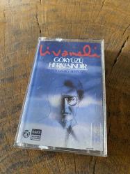 ZÜLFÜ LİVANELİ - GÖKYÜZÜ HERKESİNDİR - KASET