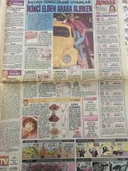 KELEBEK GAZETESİ DOĞUM GÜNÜ HEDİYESİ (TURKISH NEWSPAPPER) - 25 OCAK 1993 - TAM TAKIM 4 SAYFADIR -Aydın Menderes-Paul Newman-Joanne Woodward-Oğuz Yalçın-Kandemir Konduk-Fadime-Hanım-Kadir Çelik-Alev Baymur-Haluk Kurdoğlu-Ünal Kopeli-Peter Boyle-John Huston-Robert Shaw-Jacqueline Bisset-Dr Gündüz Tezmen-Zeki Metin-Erkan Bat-Mine Engez-Rekabet Avrupadan sonra ABDyi de etkiledi-Erotik tehlike-Servet mutluluk getirmiyor-Dinmeyen acı-Gecenin konukları-Savaş anıları-Dağ başında arsa satın aldılar-Mahalleyi dolandırıldı-Paul Newman otomobil yarışçısı-Kazanmak-İlk kez ekranda-Sayın Başkan-Deniz altında morfin mücadelesi-Derinlik-İkinci elden araba alırken-Bayan sürücülere uyarılar-407 gün sonra TRTdeliler-En iyileri devam ediyor-Mutluluk peşinde-Yalnızlığa son