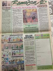 KELEBEK GAZETESİ DOĞUM GÜNÜ HEDİYESİ (TURKISH NEWSPAPPER) - 1 NİSAN 1992 - TAM TAKIM 4 SAYFADIR -Taceddin Diker-Safiye Soyman-Hülya Süer-Ahmet Özhan-Gülşen Bubikoğlu-Azize Bergin-Dr Gündüz Tizmen-Dr Muhteşem Nejad-Yazar Nuri Öztürk-Cemal Dündar-Muzaffer Buyrukçu-Karagöz Kral Lear olacak-Para tatlı geldi-Annesinin Mahmure si-Safiye nin hikayesi-İnatçı Karakız-Özhan ın ikinci baharı-Akan sular şarap olsa-Bilmemek ayıp değil-Gizlenmesi gereken gerçekler-Röntgenin bilinçli kullanılması gerekir-Sevgili Güzin abla-Allah kelamı Kur an meali-Kamer Suresi-Rahmet tabloları-Allah ile yarışa girmeyin-Güzel görebilmek ve ötesi-Sizleri arıyoruz