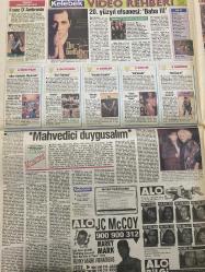 KELEBEK GAZETESİ DOĞUM GÜNÜ HEDİYESİ (TURKISH NEWSPAPPER) - 28 ŞUBAT 1992 - TAM TAKIM 4 SAYFADIR -Muazzez Abacı-Bircan Usallı Sılan-Francis Ford Coppola-Al Pacino-Diane Keaton-Marlon Brando-Robert De Niro-Ahmet Özhan-Azize Bergin-Dr Gündüz Tizmen-Dr Muhteşem Nejad-Muzaffer Buyrukçu-Cemal Dündar-Nükhet Duru-Gülten Evren-Yaşar Kemal-Metin Akpınar-Zeki Alasya-Mahvedici duygusalım-Yıllar boyu Muazzez-Abacı nın evlilikleri-Menopoz görünce-Cinsel saldırılar kleptomaninin nedeni-Filmin yarattığı star-Kelebek Video Rehberi-20 yüzyıl efsanesi Baba III-Gizli Tutkular-Hayalet Kasaba-Toprağın Laneti-Ekspres teki Kadın-İkili İhanet-Krokodil Dundee-Bilmemek ayıp değil-Ağzınızdan çıkanı kulağınız işitsin-Biraz da görgü-Düğün yemeğinde şapka-Sevgili Güzin Abla-Evlilik Köşesi-Nükhet Duru Fikir Fikir-Yarım Elma da Aşkın Gecesi-Gözlerden Kalbe-Kanlı Nigar-Erkekler Ölecek-Gece Devriyesi-Doğru Karar