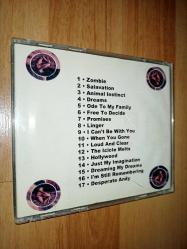 the cranberries best 99 cd (bulgar baskı, disk temiz kondisyonda; güçlükle görülebilen 10-15 adet kadar kılcal çizik, performansı etkilemesi mümkün değil)