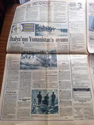 Halka ve Olaylara Tercüman Gazetesi - Turkish Newspaper - 30 Ağustos 1990 - 30 Ağustos Zafer Bayramı kutlu olsun - ordumuzda yeni dönem - Genelkurmay Başkanı Necip Torumtay oldu fotoğraf - Kara Kuvvetleri komutanı Doğan Güreş Fotoğrafı - jandarma Genel komutanı Eşref Bitlis Fotoğrafı - Saddam rehineler için kıvırıyor - Hafız Esad sınıra 10 Tugay yığdı - tercüman muhabiri Selahattin Sadıkoğlu rambolar arasında fotoğraf - Habur cennet kapısı - Atatürk barajı'na radarlı koruma - PKK ev bastı - 53 yıllık uygulama tartışma getirdi adli tatil kaldırılsın mı - Avustralya teleskobunun dev gözü - Sibel Can Nil Ünal Osman Yağmurdereli ve Selami Şahin Caddebostan Maksimde - 30 Ağustos Zafer Bayramı gecesinde Ajda Pekkan Zerrin Özer İbrahim Tatlıses Ve Coşkun Sabah sahnede Fotoğrafı - Fenerbahçe başkanı Metin Aşık sokağa çıkamıyorum dedi - Zeytinburnu Galatasaray maçı Ali Sami Yen'de oynanacak - Türk futbolu nasıl gelişir sorusuna Piontek Milne Ve Hiddink'ten ortak cevap