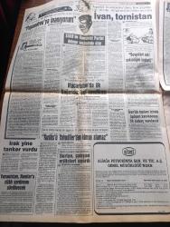 Halka ve Olaylara Tercüman Gazetesi - Turkish Newspaper - 16 Mayıs 1988 - çifte bayram Ramazan bayramı ve 19 Mayıs kutlamaları - Kızılordu 8.5 yıldır işgal ve zulmettiği Afganistan'ı terk etmeye başladı Fotoğrafı - Süleyman Demirel Taha Akyol'a darbelerin ideolojisini anlattı - DYP kongresinin ikinci gününde Hüsamettin Cindoruk bir bildiri yayınlayarak adaylıktan çekildi - teslim ol çağrısına ateşle cevap veren 7 eşkıya öldürüldü - Turgut Özal Marmaris Altın Yunus tesislerini hizmete açtı - Kenan Evren'in Çamlıdere baskını - Kudüs'ü Yahudilerden kimse alamaz - Hasan Celal Güzel'den TRT'ye suçlama - 10. Uluslararası kazı araştırma ve arkeometri sempozyumu - Eyüpspor nefes aldı - Galatasaray şampiyon - Tanju Çolak 37 gol attı - Galatasaray antrenörü Jupp Derwall'den omuzlarda veda - Derwall artık Türk Alman Derneği için çalışacağım dedi - karşıyaka'yı 2-0 yenen Galatasaray'da golleri Tanju Çolak ve Prekazi attı Fotoğrafı - Beşiktaş paydos dedi - Kemal Belgin köşe yazısı - Tv'de bugün
