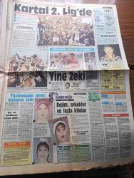 Halka ve Olaylara Tercüman Gazetesi - Turkish Newspaper - 16 Mayıs 1988 - çifte bayram Ramazan bayramı ve 19 Mayıs kutlamaları - Kızılordu 8.5 yıldır işgal ve zulmettiği Afganistan'ı terk etmeye başladı Fotoğrafı - Süleyman Demirel Taha Akyol'a darbelerin ideolojisini anlattı - DYP kongresinin ikinci gününde Hüsamettin Cindoruk bir bildiri yayınlayarak adaylıktan çekildi - teslim ol çağrısına ateşle cevap veren 7 eşkıya öldürüldü - Turgut Özal Marmaris Altın Yunus tesislerini hizmete açtı - Kenan Evren'in Çamlıdere baskını - Kudüs'ü Yahudilerden kimse alamaz - Hasan Celal Güzel'den TRT'ye suçlama - 10. Uluslararası kazı araştırma ve arkeometri sempozyumu - Eyüpspor nefes aldı - Galatasaray şampiyon - Tanju Çolak 37 gol attı - Galatasaray antrenörü Jupp Derwall'den omuzlarda veda - Derwall artık Türk Alman Derneği için çalışacağım dedi - karşıyaka'yı 2-0 yenen Galatasaray'da golleri Tanju Çolak ve Prekazi attı Fotoğrafı - Beşiktaş paydos dedi - Kemal Belgin köşe yazısı - Tv'de bugün