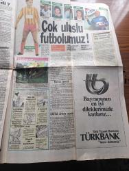 Gölge Adam Gazetesi - Turkish Newspaper - 24 Temmuz 2 Ağustos 1988  - Atatürk'ü mason doktoru mu zehirledi - Atatürk niçin hastalığının son zamanlarında beni Türk hekimlere emanet ediniz demişti - kıssadan hisse yazar Ertuğrul Akbay - Turgut Sunalp Turgut Özal'ı beğenmem ama gene ondan iyisi yok dedi - Üstad bir mason anlatıyor Masonluğun içyüzü Yazı Dizisi - Semra Özal Guinness rekorlar kitabı'na girdi - Cumhuriyet altını 50 yılda 14 bin kat değer kazandı - işçilerin ve sendikaların ortak görüşü sendikacı milletvekilleri bizi temsil edemiyor - Hindistan füze yapımı peşinde - 24. Temmuz'un 25. Yıldönümünde Türk sendikacılığının panoraması - mürefte şarapları ihraç ediliyor - Adnan Kaşıkçı Türk öğrencilerine 5 yıl boyunca burs veriyor - çok uluslu futbolumuz - Beşiktaş zirveye uçacak - Beşiktaş 88 89 futbol takımı kadrosu Fotoğrafı - Beşiktaş gerçeği yazan Haldun Domaç - beşiktaşlının golcüsü Ferdinand ve Şifo Mehmet Fotoğrafı - Galatasaray'ın Yugoslav yıldızı Prekazi Fotoğrafı