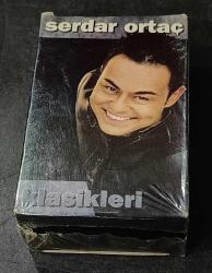 SERDAR ORTAÇ * SERDAR ORTAÇ KLASİKLERİ  (AŞK İÇİN, YAZ YAĞMURU, '98) * 3 ADET KASET AMBALAJINDA