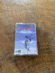 ZÜLFÜ LİVANELİ - GÖKYÜZÜ HERKESİNDİR - KASET