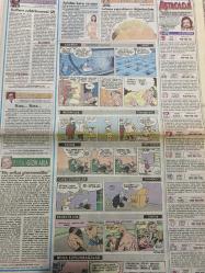 KELEBEK GAZETESİ DOĞUM GÜNÜ HEDİYESİ (TURKISH NEWSPAPPER) - 8 ARALIK 1992 - TAM TAKIM 4 SAYFADIR -Kraliçe Elizabeth-Azize Bergin-Fatih Çekirge-Gündüz Tezmen-Muhteşem Nejdat-M. Ata Nurun-Güzin Abla-Kraliçe Elizabeth sonunda isyan etti-Aaa yetti artık-Leman Şam çimen yemiş-Bıçak kemiğe dayanınca-Artık istediği gibi davranıyor-Bu sergiyi görün-Etnik kozmetik ürünleri-Herkes son haberleri sizden öğrensin-Kadın bakanlığı-Erkek adam temizlikçi olmaz-Ev kadınına dolgun maaş-Kim korkar gripten-Her şey daha dün gibi unutulmaz anılar-Selülite karşı savaşın-Lahana yapraklarını değerlendirin-Huzur dolu yaşlılık-Gaultierin defile hazırlığı