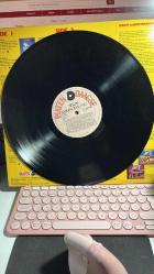 WARM AANBEVOLEN - ENGELBERT HUMPERDINCK - BZN - JONATHAN BUTLER - BEN E. KING - MATHILDE SANTING - VIKTOR LAZLO - JULIO IGLESIAS - ALISON MOYET - NEW LONDON CHORALE - PLATEN 10 DAAGSE RECORDS 1987 -  VINLY - HOLLANDA BASIMI PLAK