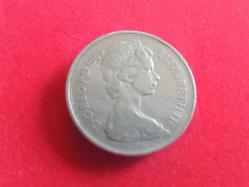 1969 İNGİLTERE: 10 ¢ - NEW PENCE
