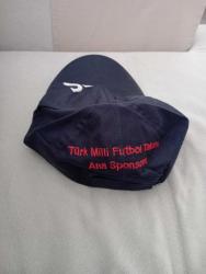 EFES PİLSEN ŞAPKA ARKA KİSİMDA TURK MİLLİ FUTBOL TAKİMİ ANA SPONSORU YAZIYOR VİNTAGE. SİFİR KULLANILMAMIŞ