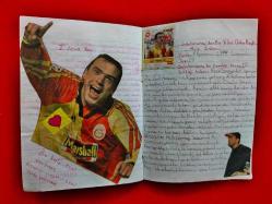 Galatasaray Hatıra Defteri - Bir Genç Kızın 1997, 1998, 1999 Yıllarında Galatasaray Maçları ve Anılarını Yazdığı Günlük Defteri - Futbolcu Kartları ve Gazete Kupürleri