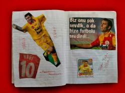 Galatasaray Hatıra Defteri - Bir Genç Kızın 2001, 2002, 2003, 2004, 2005 Yıllarında Galatasaray Maçları ve Anılarını Yazdığı Günlük Defteri - Futbolcu Kartları ve Gazete Kupürleri