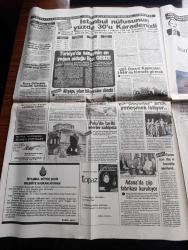 Gölge Adam Gazetesi - Turkish Newspaper - 13 19 Aralık 1988 - sıkıyönetimdeki yargılamalar tekrar gözden geçirilmelidir başyazı - Türk masonlarının lideri Üstad Orhan Alsaç anlatıyor - Türkiye'de darbe isteyen profesörün kimliğini açıklıyoruz Demir Demirgil Fotoğrafı - İstanbul Valisi Cahit Bayar Sabancı'ya dur dedi - Eyvap reklam - Sovyetler birliği'nde yabancı dil eğitimi ve spor yuvada başlar - Emlak Bankası - SHP grup başkanvekili Hikmet Çetin Davos Papandreu'nun bir mizansenidir dedi - Sabancı Ağa'nın komünist bacağı - Vakko tam sayfa reklam - Avrupa mankenler kraliçesi Sibel Tan Fotoğrafı - fenerbahçe'li şeytan lakaplı Rıdvan Dilmen ya Fenerbahçe ya Avrupa dedi - solcuların da sağcıların da sevmediği isim TRT haber dairesi başkanı Ali Kırca yolcu Fotoğrafı - Maradona Gullit değil en büyük benim dedi fotoğraf - İtalya'da Tanju Çolak sevenler derneği kuruluyor - satranç ustalar arasında bir Galatasaraylı Suat Atalık - Hümeyra kuşlarla akraba mı - Behiye Aksoy şikayetçi - Platini