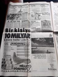 Gölge Adam Gazetesi - Turkish Newspaper - 20-26 Aralık 1988 - yazık ki Danıştay Başkanı olmuş başyazı - Galatasaray'ın yapılan haksızlığı en iyi anlatan mektubu yazan Bülent Batıbay Fotoğrafı - Türk demir Lady'si İmren Aykut'un cesur operasyonu - yasal yoldan nasıl vergi kaçırılıyor - Adnan Kaşıkçı eğitim bursu kuponu - Sovyetler birliği'nde eğitim ve öğretim röportaj Tuğrul Ak yazı dizisi - ANAP Güneydoğu'da istemeyi öğretti - ANAP Genel Başkan Yardımcısı İlker Tuncay DYP'nin kitlelere vereceği yeni bir mesaj yoktur dedi - Deneyimli politikacı İhsan Sabri Çağlayangil'e Yeni Bir siyasal sistem lazım - Midas'ın bilinen kulaklarına bilim adamları yüz yakıştırdı - Lens mi gözlük mü - Arçelik reklamı - yılın olay yaratacak yazı dizisi Türkiye'deki masonların lideri Orhan Alsaç ilk kez açıklıyor Yazı Dizisi - tüm dünyadaki üniversite adresleri ve burs veren kuruluşlar - Türk İş genel grev eğilimde - Galatasaray'a yapılan haksızlığı  en iyi şekilde anlatan milyonluk mektubun tam metni