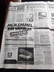 Gölge Adam Gazetesi - Turkish Newspaper - 20-26 Aralık 1988 - yazık ki Danıştay Başkanı olmuş başyazı - Galatasaray'ın yapılan haksızlığı en iyi anlatan mektubu yazan Bülent Batıbay Fotoğrafı - Türk demir Lady'si İmren Aykut'un cesur operasyonu - yasal yoldan nasıl vergi kaçırılıyor - Adnan Kaşıkçı eğitim bursu kuponu - Sovyetler birliği'nde eğitim ve öğretim röportaj Tuğrul Ak yazı dizisi - ANAP Güneydoğu'da istemeyi öğretti - ANAP Genel Başkan Yardımcısı İlker Tuncay DYP'nin kitlelere vereceği yeni bir mesaj yoktur dedi - Deneyimli politikacı İhsan Sabri Çağlayangil'e Yeni Bir siyasal sistem lazım - Midas'ın bilinen kulaklarına bilim adamları yüz yakıştırdı - Lens mi gözlük mü - Arçelik reklamı - yılın olay yaratacak yazı dizisi Türkiye'deki masonların lideri Orhan Alsaç ilk kez açıklıyor Yazı Dizisi - tüm dünyadaki üniversite adresleri ve burs veren kuruluşlar - Türk İş genel grev eğilimde - Galatasaray'a yapılan haksızlığı  en iyi şekilde anlatan milyonluk mektubun tam metni