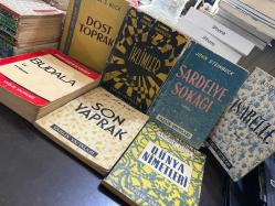 İlk baskı , birinci baskı = andre maurois, iklimler- john Steinbeck, sardelye sokağı- andre gide, isabetle , dünya nimetleri- o. Henry, son yaprak- dostoyebski , budala2 -pearl s. Buck, dost toprak