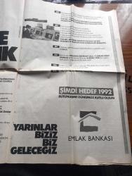Gölge Adam Gazetesi - Turkish Newspaper - 10-16 Ocak 1989 - komünizm ve irtica iftirası başyazı - iktidar olmaya hazırız diyen SHP'nin Genel sekreteri Deniz Baykal'ın yalanını delilleriyle açıklıyoruz - Afrika'nın elmas diyarı Zaire Türk iş adamlarına açılan yeni kapı - Genç İş adamları Derneği Başkanı Cefi Kamhi'ye göre Türk ekonomisi ne durumda - Fenerbahçe kulübü'nün milyarder başkanı Tahsin Kaya'nın büyük iddiası - SHP Hatay milletvekili Ali Uyar YÖK başarılı görünmek için mi öğrencileri mezun ediyor - Emlak Bankası 2 tam sayfa reklam - İzmir Belediye Başkanı Burhan Özfatura şampiyonluk için tek adayım genç Beşiktaş dedi - tarihte tanınmış masonlar - Rıdvan Dilmen'i Fenerbahçe'den hiç kimse koparamaz - Galatasaray'ın en iyi savunma ödülü sahibi basketçi Tülin Fotoğrafı - Beyoğlu belediye başkanlığına adaylığını koyacak olan Hülya Koçyiğit - Fenerbahçe kaptanı Schumacher'e ödül verilecek - Trabzonspor yarıştan kopmadı - Bayer Münih'in yıldızı Olaf Thon'un yıllık geliri 600 milyon TL