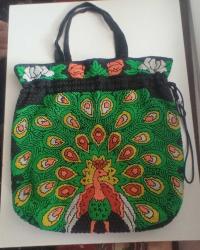 Tavus Motifli El Yapımı Boncuk İşleme Çanta