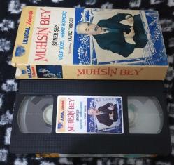 MUHSİN BEY 1987 ORJİNAL BANDROLLÜ ULUSAL VİDEOTEK KARTONETLİ (NADİR)