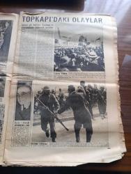 Büyük Gazete - Turkish Newspaper - 9 Haziran 1960 - Orgeneral Cemal Gürsel'in Türk gençliği hitabı - Gaziantep ve Topkapı olaylarının iç yüzü Fotoğrafı - İsmail Mahir Paşa nasıl öldürülmüştü - Atatürk'ün gizli merkezi yazan Sadi Borak - İsmet İnönü katiller topkapı'da otomobilinde öldürmek istediler - Lüks Nermin diyor ki Fotoğrafı - şehit teğmen Ali İhsan Kalmaz'ın ailesi Fotoğrafı - Yılın en güzel sergilerinden Füreyya'nın seramik sergisi - boş yuvalar yazan Kerime Nadir - eskici ve oğulları yazan Orhan Kemal - hayatım ve füzelerim yazan roket alimi W. Von Braun'un kendi kaleminden - Gina Lollobrigida oğlu ile kocasına bir vatan buldu Fotoğrafı - hemen her yerli filmde karşılaştığımız Ahmet Tarık Tekçe Fotoğrafı - Fenerbahçe takımının yeni koruyucu meleği Sandro Puppo - tatlı Yıldız Mualla Kaynak Fotoğrafı - Cezayir korsanları yazan ve çizen halikarnas balıkçısı - Jiu Jitsu mecburiyet olmazsa unutacaksın Fotoğrafı - büyük bir Fransız ozanı Henri Michaux - Muhterem Nur Fotoğrafı