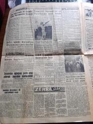 Sabah Postası Gazetesi - Turkish Newspaper - 20 Kasım 1962 - Gaz çay ve köylü sigarasına zam yok - Maliye Bakanı Ferit Melen fakir köylüden vergi alınmayacak dedi - İzmir'de klakson çalmak yasak - De Gaulle seçimlerde başarı kazandı - İzmirli hamallar Dün grev yaptılar - Hindistan ölüm kalım savaşına başladı - çocuk kitapları sergisi Fotoğrafı - İngiliz tarihçisi Toynbee Kızıl Çin büyük bir tehlikedir dedi - Yıldız Asena acıklı macerasını anlattı - Amerika uçaklarını geri çekmesi için Sovyetlere 48 saat mühlet veriyor - Zehra Abla yazan Hikmet Bozkurt Yazı Dizisi - şehir içinde belediye otobüsünün yolu kesildi - Eline ilk defa tüfek alan Miray Sözerman tecrübeli avcıları mağlup etti Fotoğrafı - Şeker gibi film ne şeker şey başrollerde Göksel Arsoy Türkan Şoray - turistik göl gazinosu şahane bir program açılıyor - Zorlu damat filmi başrolde Kadir Savun Cevat Kurtuluş köşk ve lale sinemalarında - Bytomlular 3. Tur Galatasaray'ın hakkıydı dedi - milli takımımız yarın gidiyor - Spartak