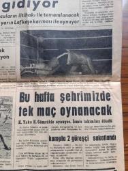 Sabah Postası Gazetesi - Turkish Newspaper - 20 Kasım 1962 - Gaz çay ve köylü sigarasına zam yok - Maliye Bakanı Ferit Melen fakir köylüden vergi alınmayacak dedi - İzmir'de klakson çalmak yasak - De Gaulle seçimlerde başarı kazandı - İzmirli hamallar Dün grev yaptılar - Hindistan ölüm kalım savaşına başladı - çocuk kitapları sergisi Fotoğrafı - İngiliz tarihçisi Toynbee Kızıl Çin büyük bir tehlikedir dedi - Yıldız Asena acıklı macerasını anlattı - Amerika uçaklarını geri çekmesi için Sovyetlere 48 saat mühlet veriyor - Zehra Abla yazan Hikmet Bozkurt Yazı Dizisi - şehir içinde belediye otobüsünün yolu kesildi - Eline ilk defa tüfek alan Miray Sözerman tecrübeli avcıları mağlup etti Fotoğrafı - Şeker gibi film ne şeker şey başrollerde Göksel Arsoy Türkan Şoray - turistik göl gazinosu şahane bir program açılıyor - Zorlu damat filmi başrolde Kadir Savun Cevat Kurtuluş köşk ve lale sinemalarında - Bytomlular 3. Tur Galatasaray'ın hakkıydı dedi - milli takımımız yarın gidiyor - Spartak